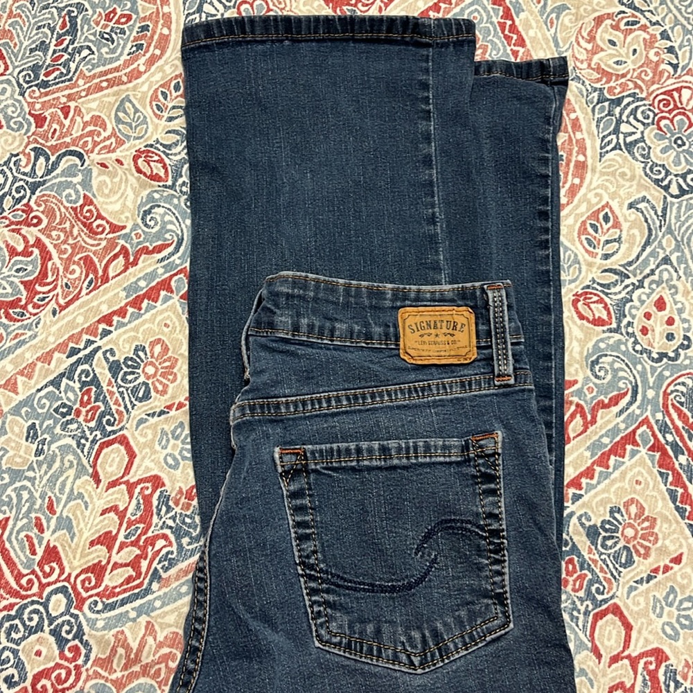 Signature by Levi dark blue jeans misses sz 8 medium mid rise bootcut
